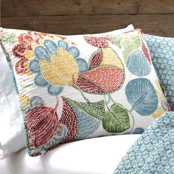 Colorful Floral Quilt Set - Picture 3 of 5